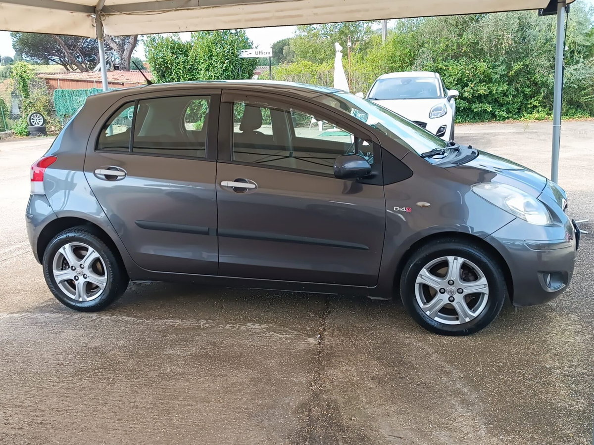 Toyota Yaris 1.D-4D DPF 5 porte M-MT Sol (6)