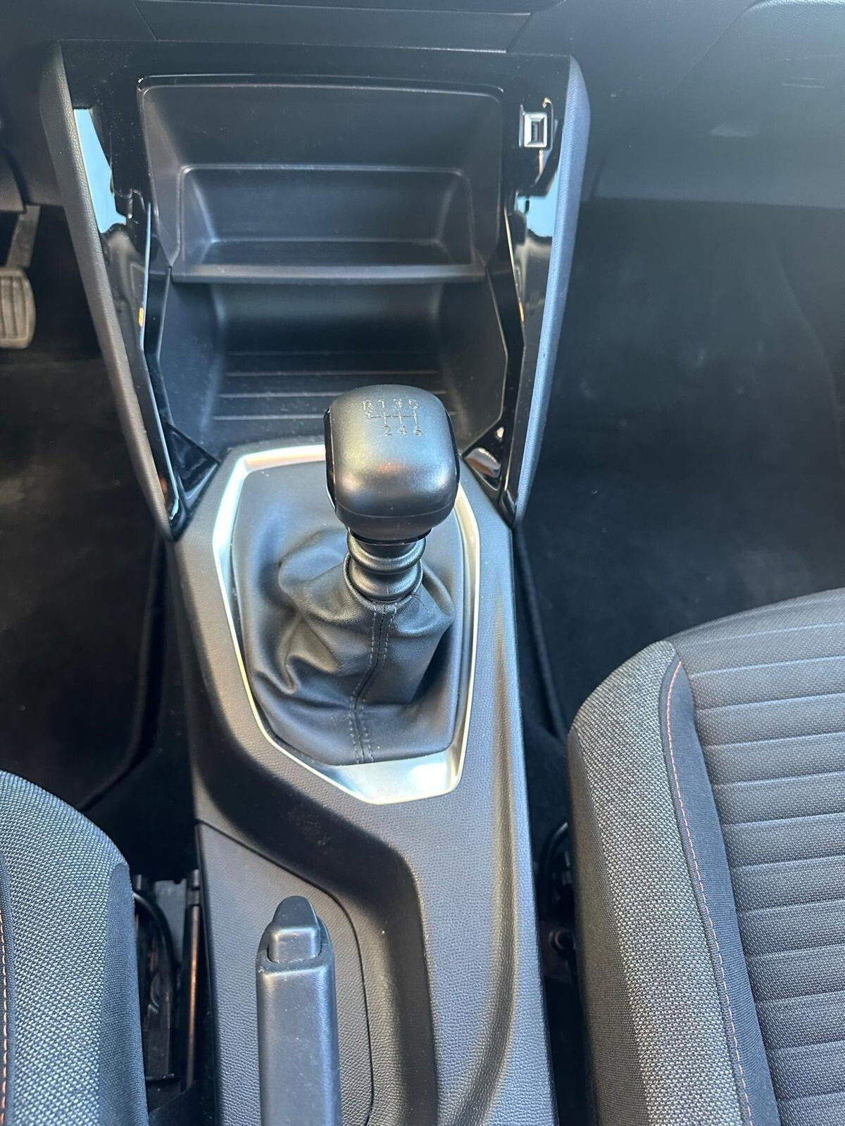 Peugeot 2008 PureTech 130 S&S Active (11)