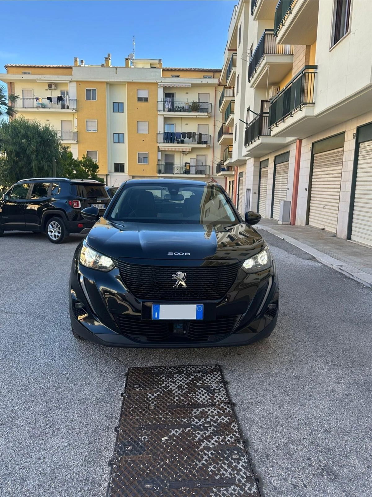 Peugeot 2008 PureTech 130 S&S Active (2)