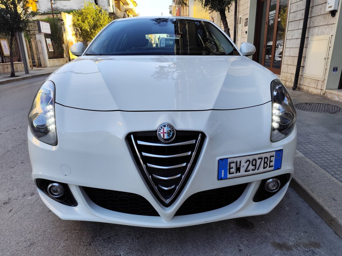 Alfa Romeo Giulietta 1.6 JTDm-2 Distinctive (2)