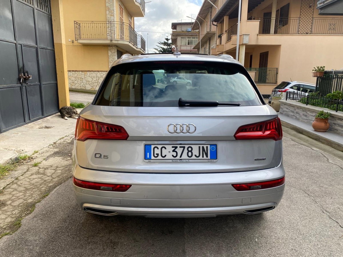 Audi Q5 40 TDI 204 CV quattro S tronic Business Sport (14)