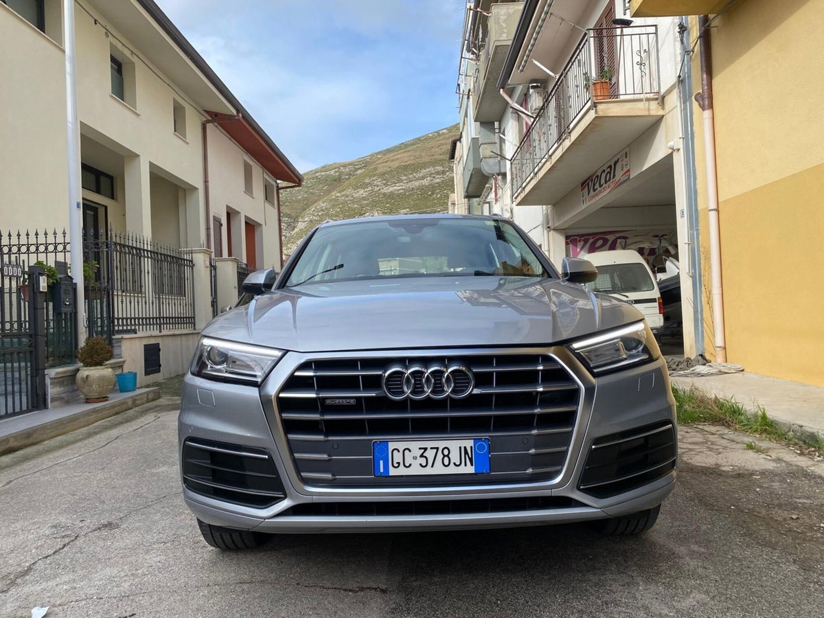 Audi Q5 40 TDI 204 CV quattro S tronic Business Sport (2)