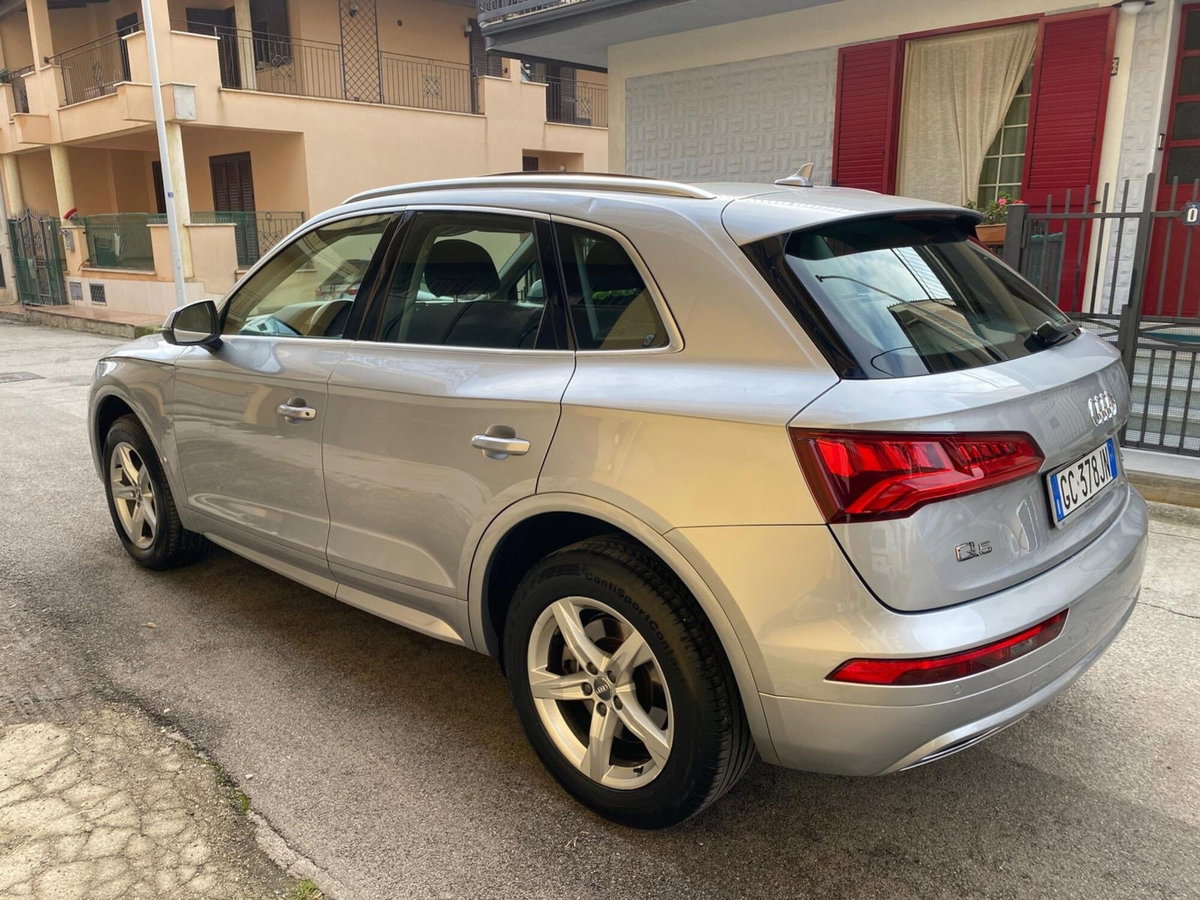 Audi Q5 40 TDI 204 CV quattro S tronic Business Sport (6)