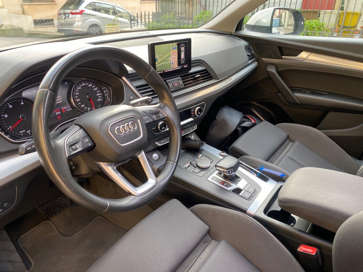 Audi Q5 40 TDI 204 CV quattro S tronic Business Sport (9)
