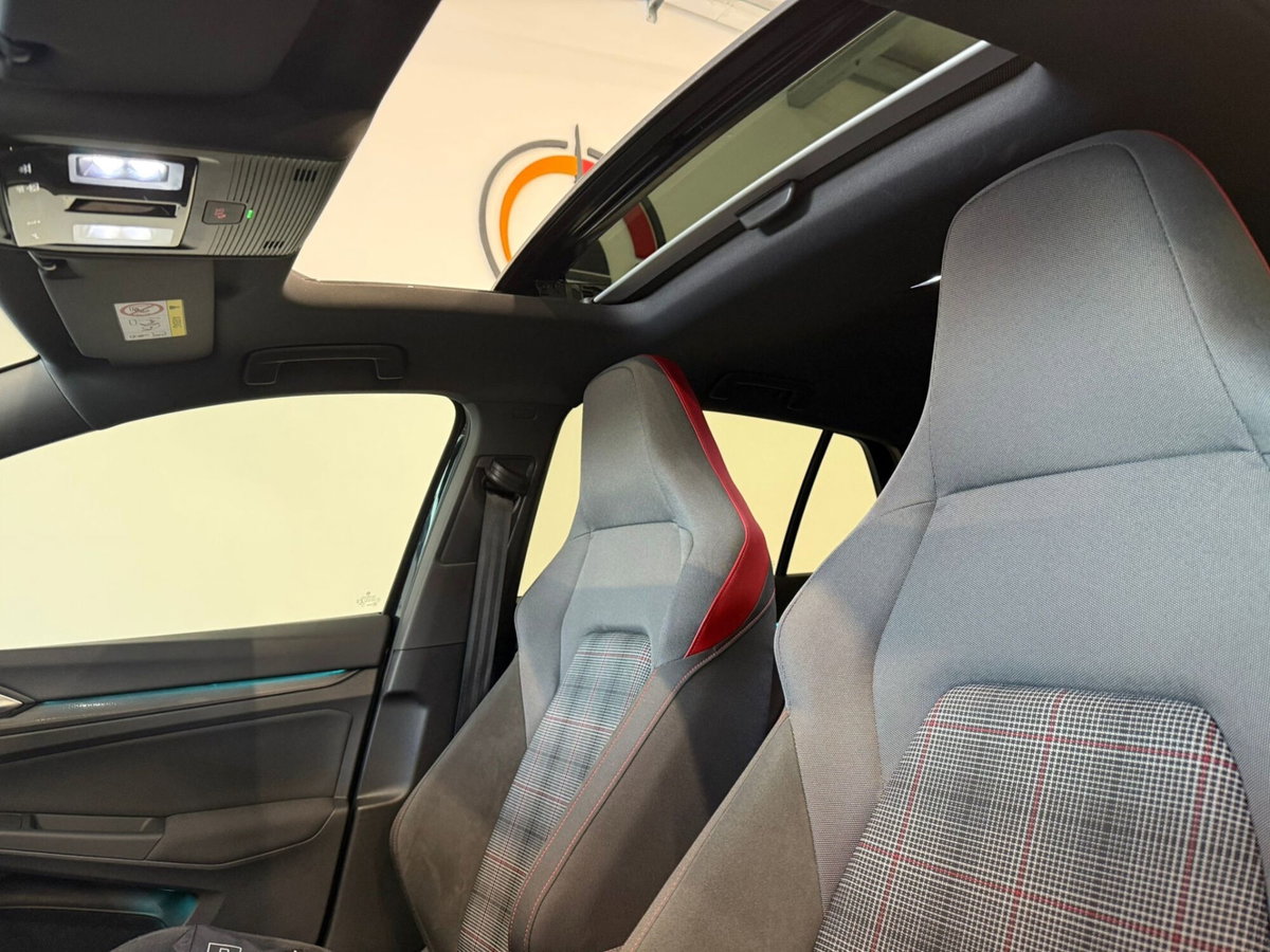 Volkswagen Golf 2.0 TSI GTI DSG (9)