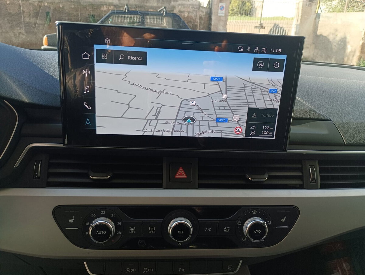 Audi A4 Avant 30 TDI/136 CV S tronic Business Advanced (16)