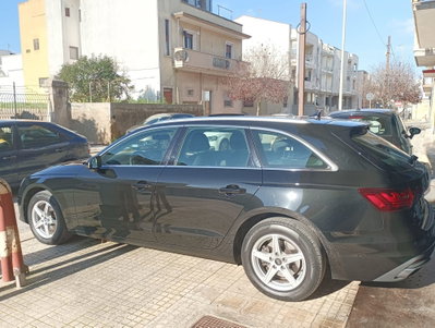 Audi A4 Avant 30 TDI/136 CV S tronic Business Advanced (4)