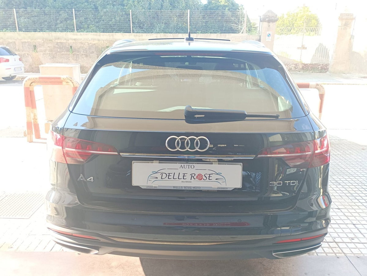 Audi A4 Avant 30 TDI/136 CV S tronic Business Advanced (5)