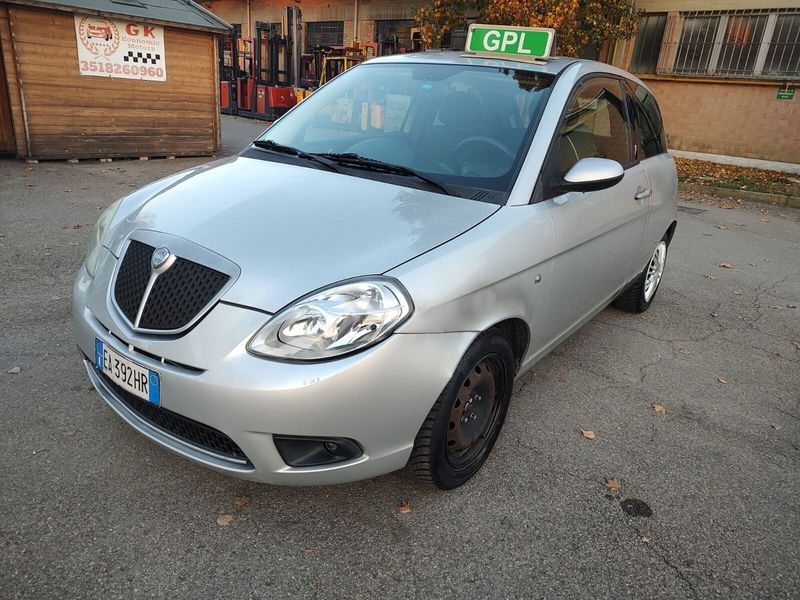 Lancia Ypsilon 1.4 Argento Ecochic GPL