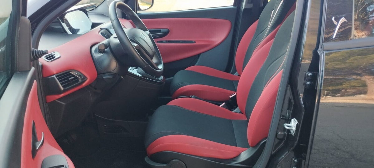 Lancia Ypsilon 1.2 69 CV 5 porte Gold (10)