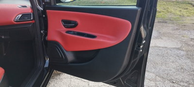 Lancia Ypsilon 1.2 69 CV 5 porte Gold (17)