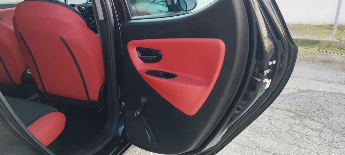 Lancia Ypsilon 1.2 69 CV 5 porte Gold (19)