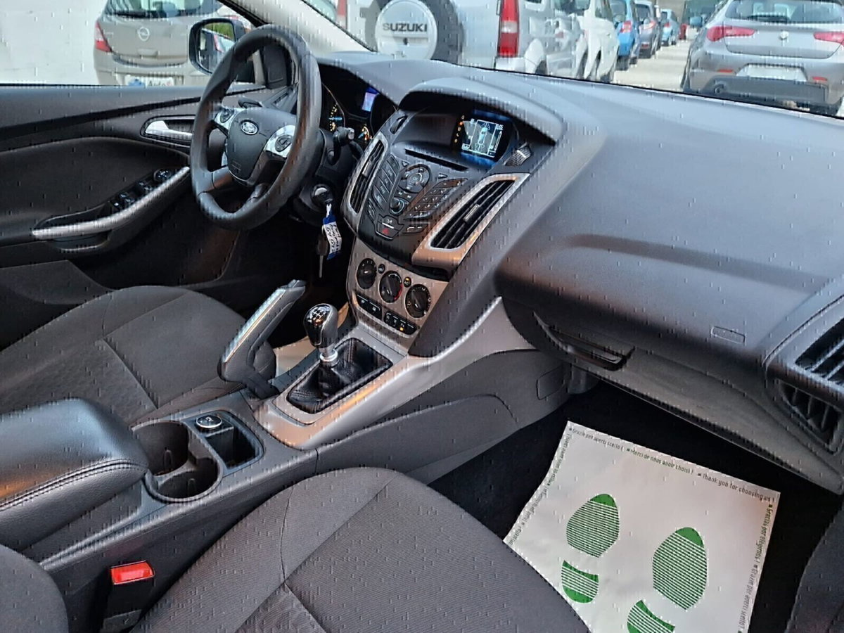 Ford Focus 1.0 EcoBoost 125 CV 5p. Titanium (11)