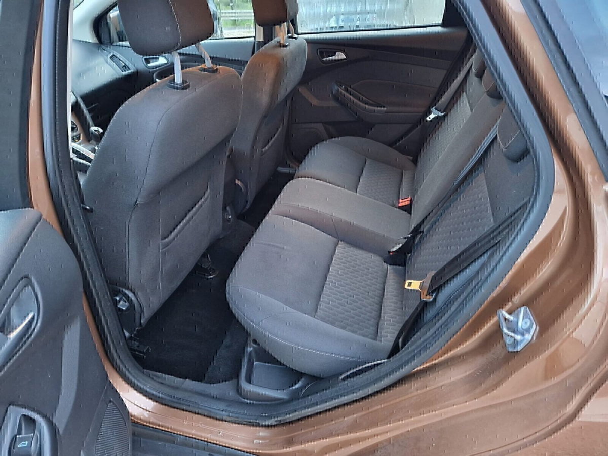 Ford Focus 1.0 EcoBoost 125 CV 5p. Titanium (14)