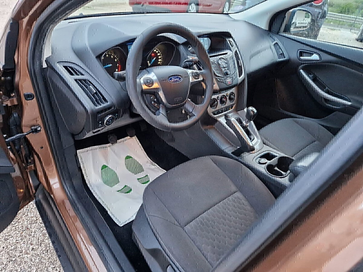 Ford Focus 1.0 EcoBoost 125 CV 5p. Titanium (15)