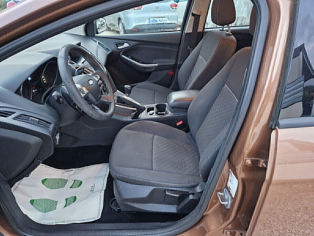 Ford Focus 1.0 EcoBoost 125 CV 5p. Titanium (16)