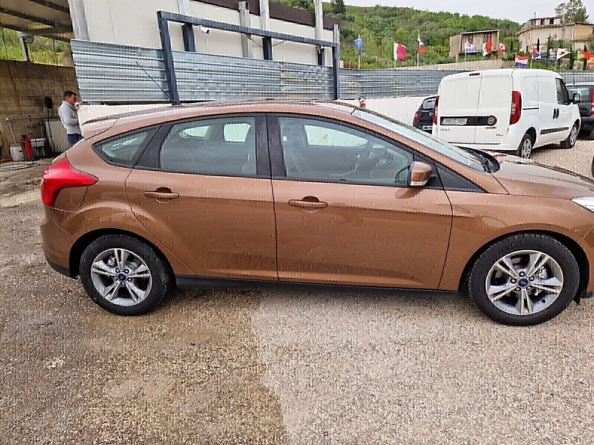 Ford Focus 1.0 EcoBoost 125 CV 5p. Titanium (2)