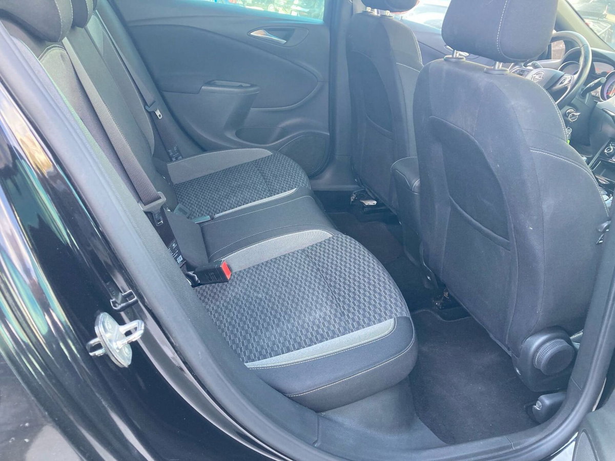 Opel Astra 1.5 CDTI 105 CV S&S 5 porte GS Line (12)