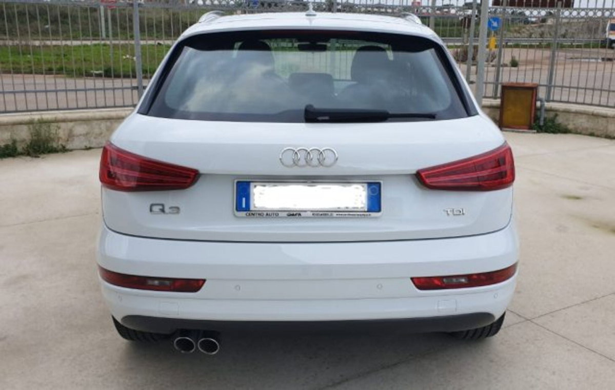 Audi Q3 2.0 TDI 150 CV quattro Sport (10)
