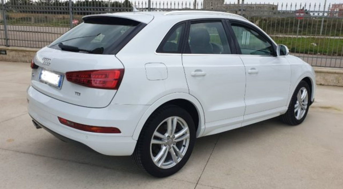 Audi Q3 2.0 TDI 150 CV quattro Sport (11)