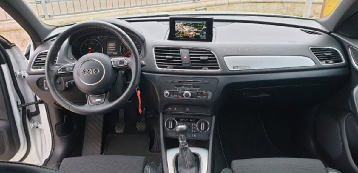 Audi Q3 2.0 TDI 150 CV quattro Sport (6)