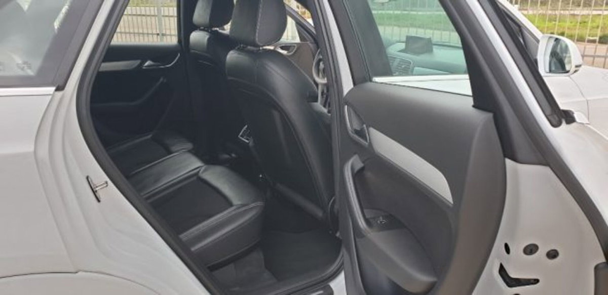 Audi Q3 2.0 TDI 150 CV quattro Sport (7)