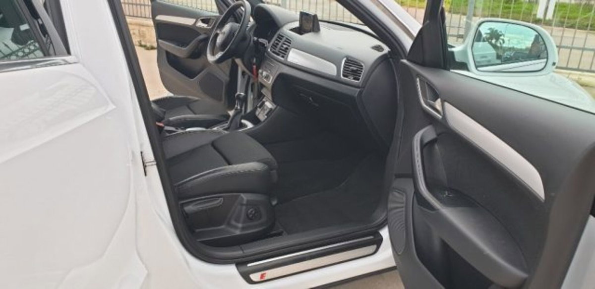 Audi Q3 2.0 TDI 150 CV quattro Sport (8)