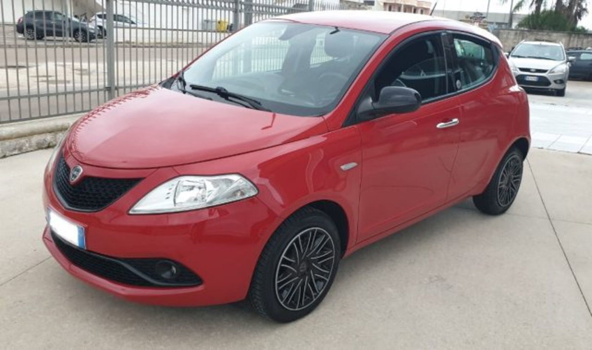 Lancia Ypsilon 1.2 69 CV 5 porte GPL Ecochic Gold