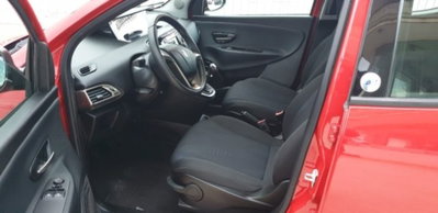 Lancia Ypsilon 1.2 69 CV 5 porte GPL Ecochic Gold (4)