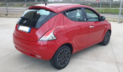 Lancia Ypsilon 1.2 69 CV 5 porte GPL Ecochic Gold (9)
