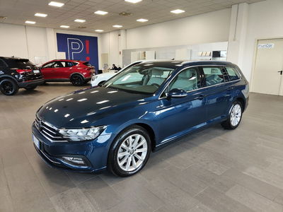 Volkswagen Passat Variant 2.0 TDI SCR EVO DSG Business usata