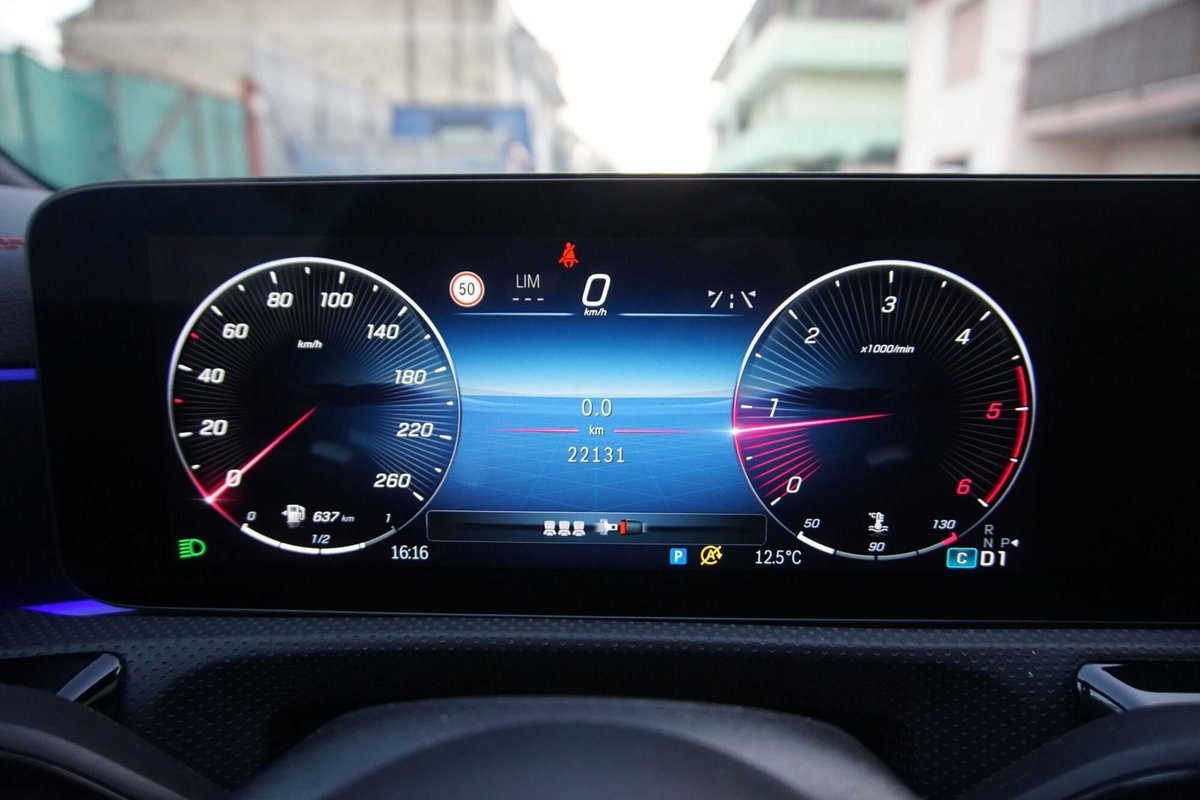 Mercedes-Benz CLA 220 d Automatic Premium (15)