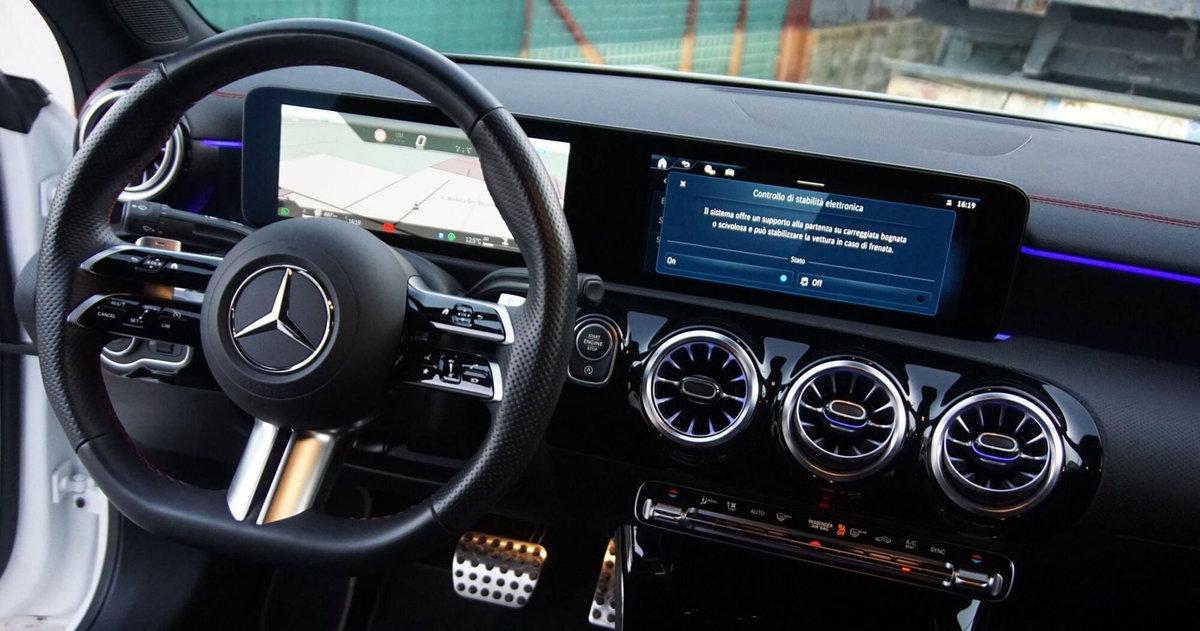 Mercedes-Benz CLA 220 d Automatic Premium (8)