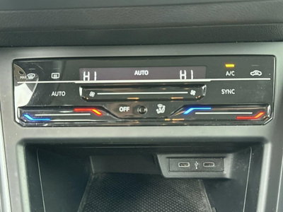 Volkswagen Polo 1.0 tsi Life 95cv (11)