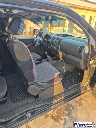 Nissan Navara 2.5 dCi 2 porte King Cab SE (17)