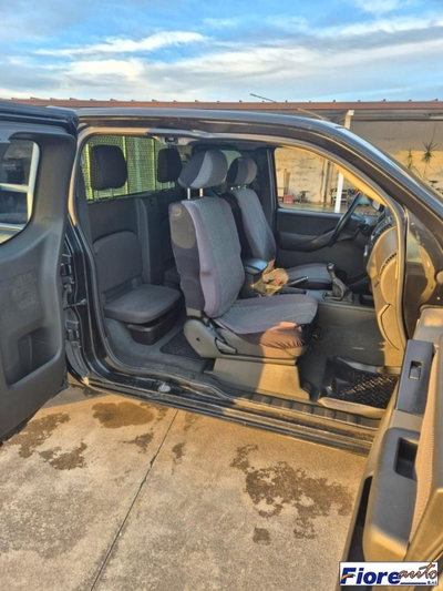 Nissan Navara 2.5 dCi 2 porte King Cab SE (9)