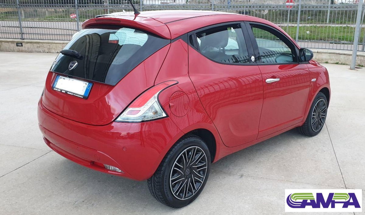 Lancia Ypsilon 1.2 69 CV 5 porte GPL Ecochic Gold (11)