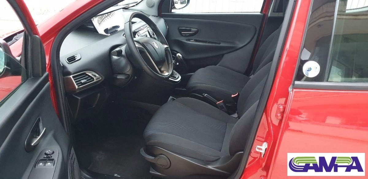 Lancia Ypsilon 1.2 69 CV 5 porte GPL Ecochic Gold (4)