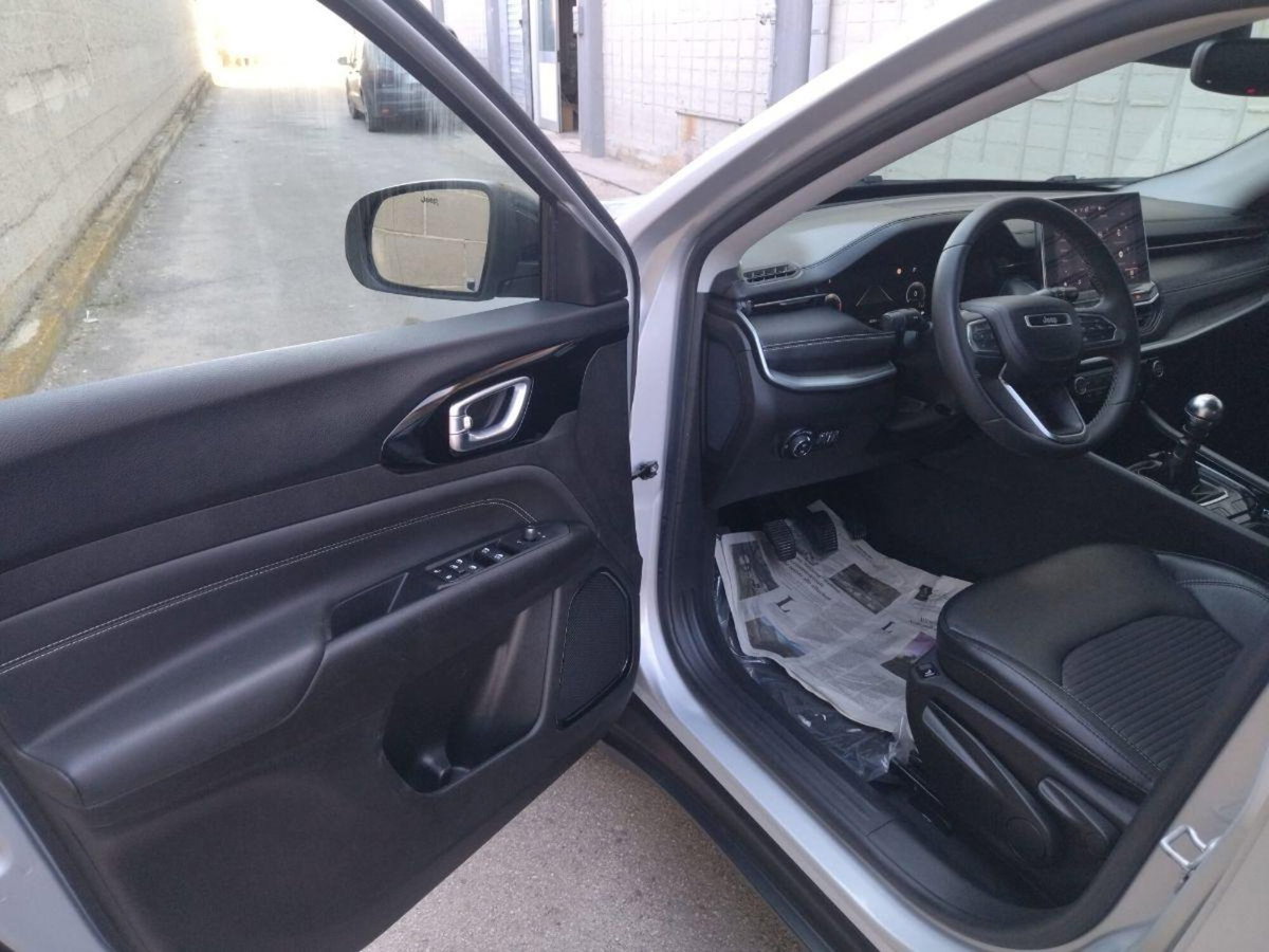 Jeep Compass 1.6 Multijet II 2WD Limited (11)