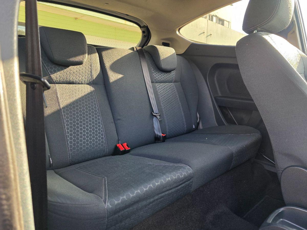Ford Fiesta 1.4 TDCi 3p. Clever (18)