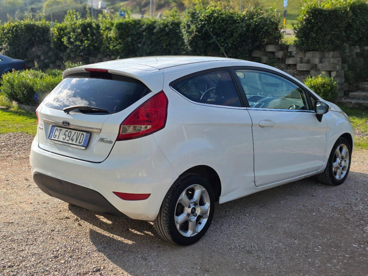 Ford Fiesta 1.4 TDCi 3p. Clever (6)