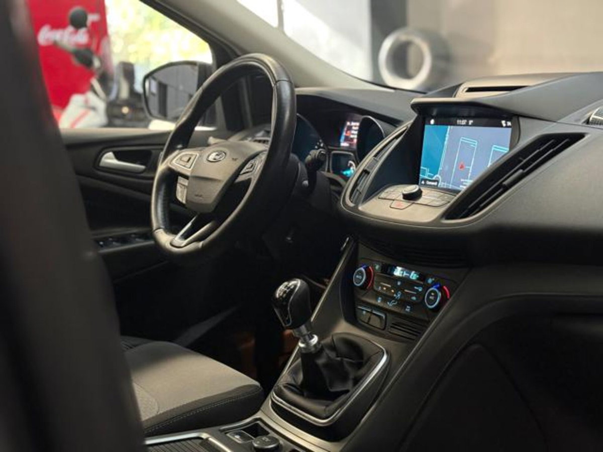 Ford Kuga 1.5 TDCI 120 CV S&S 2WD Plus (12)