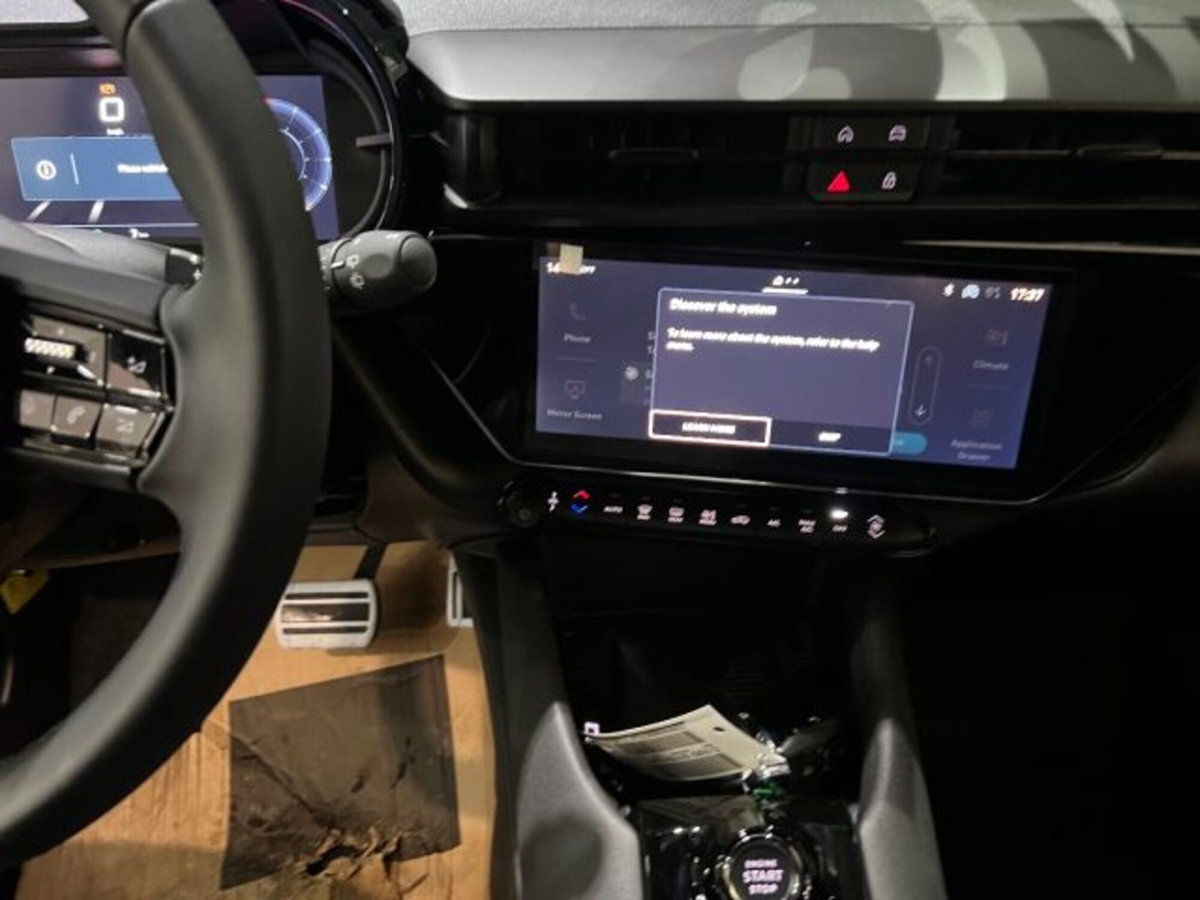 Alfa Romeo Junior 1.2 ibrida Speciale 145cv edct6 (16)