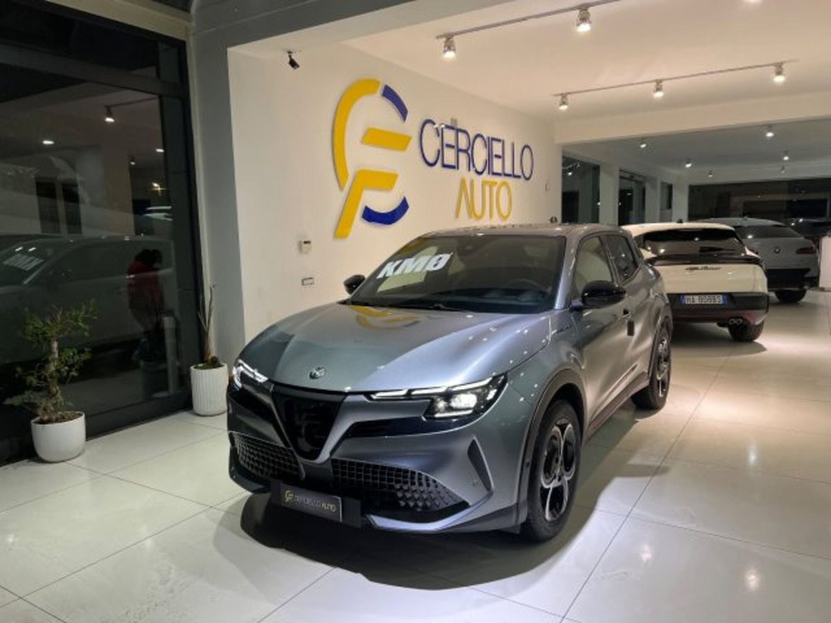 Alfa Romeo Junior 1.2 ibrida Speciale 145cv edct6 (2)