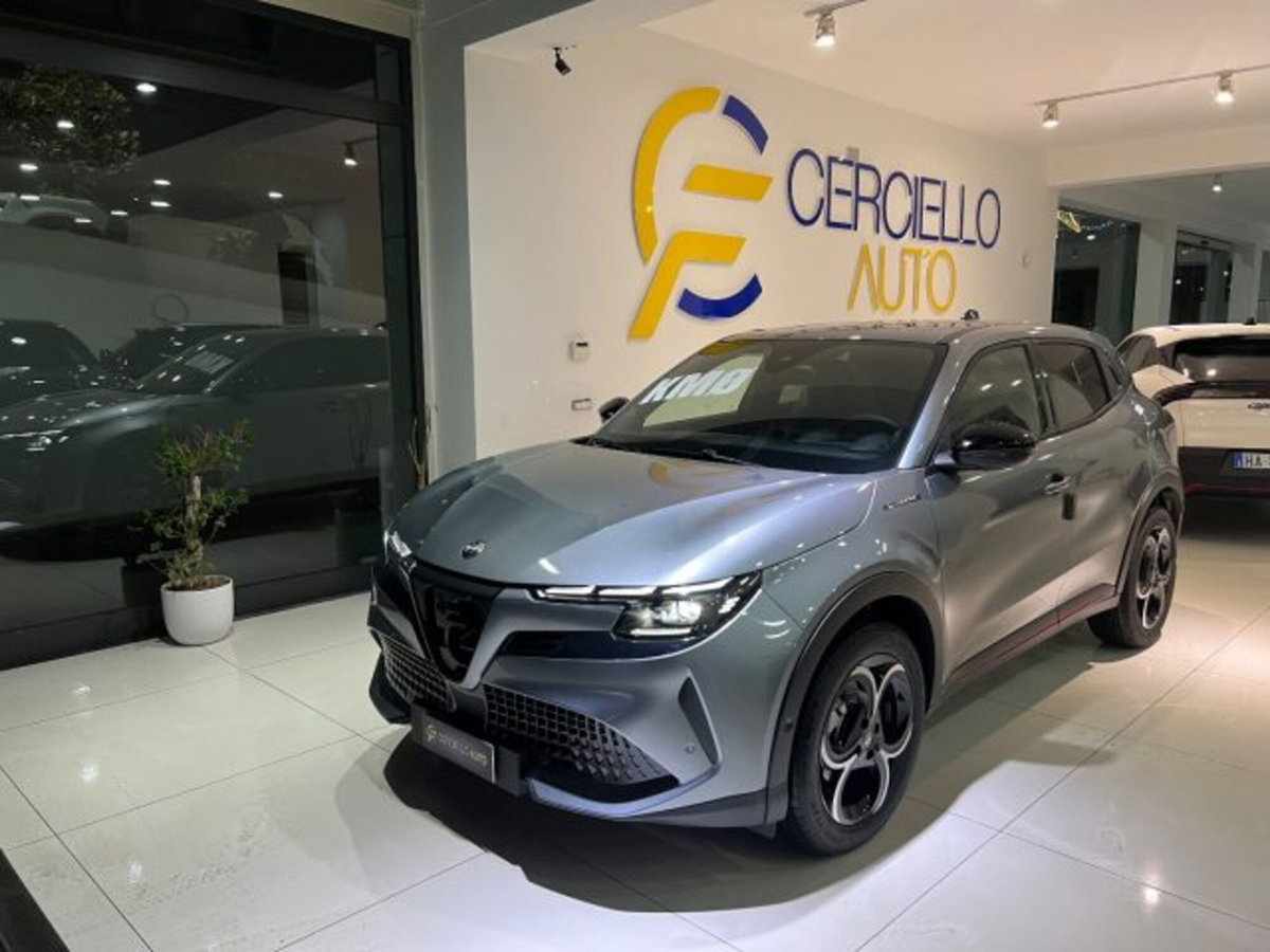 Alfa Romeo Junior 1.2 ibrida Speciale 145cv edct6 (3)