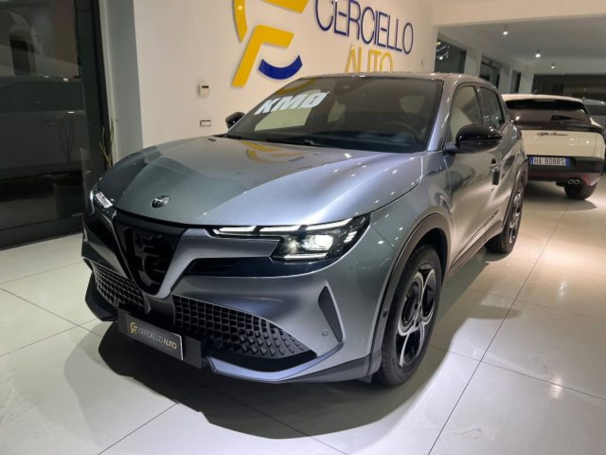 Alfa Romeo Junior 1.2 ibrida Speciale 145cv edct6 (4)