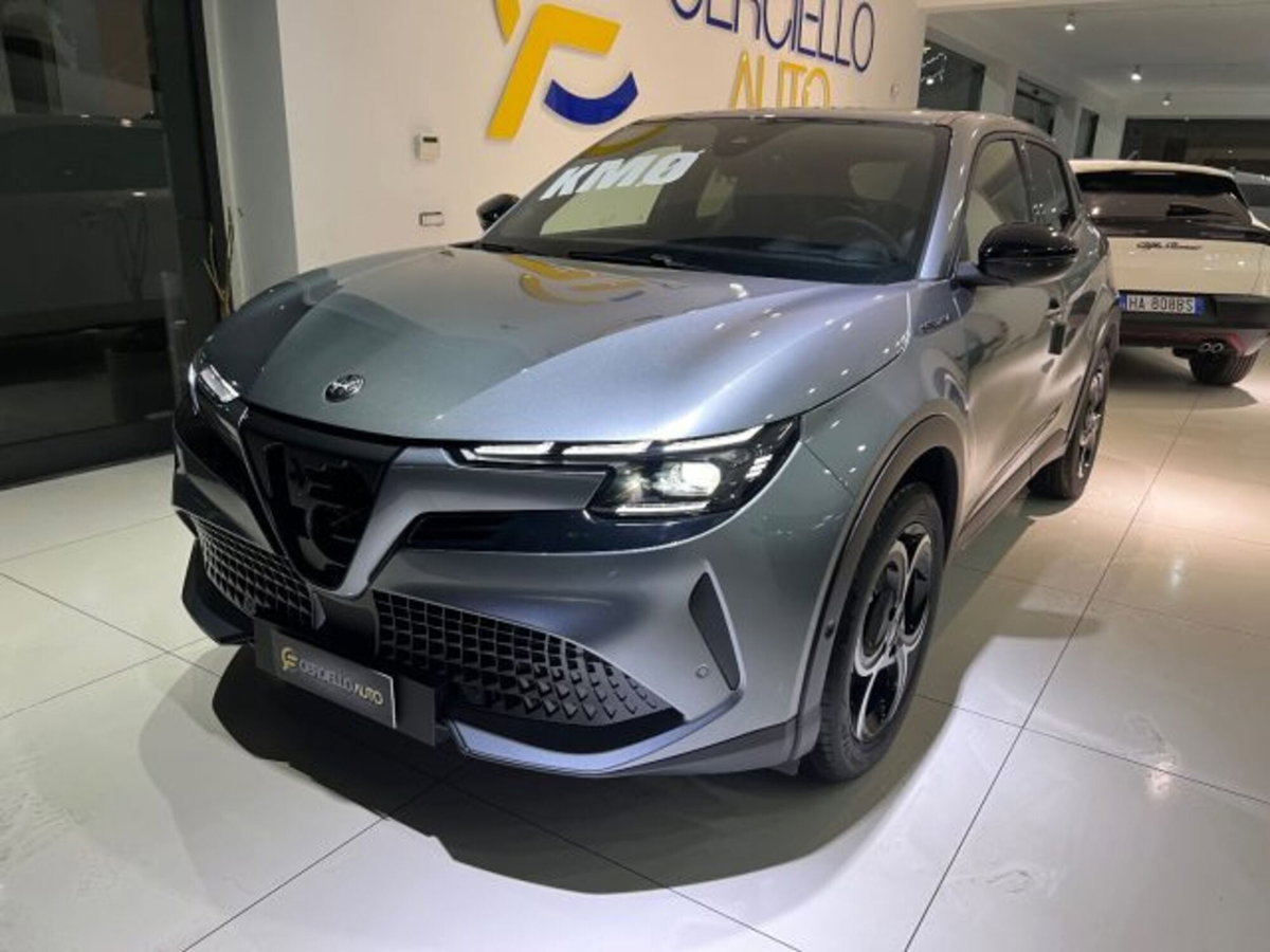 Alfa Romeo Junior 1.2 ibrida Speciale 145cv edct6 (5)