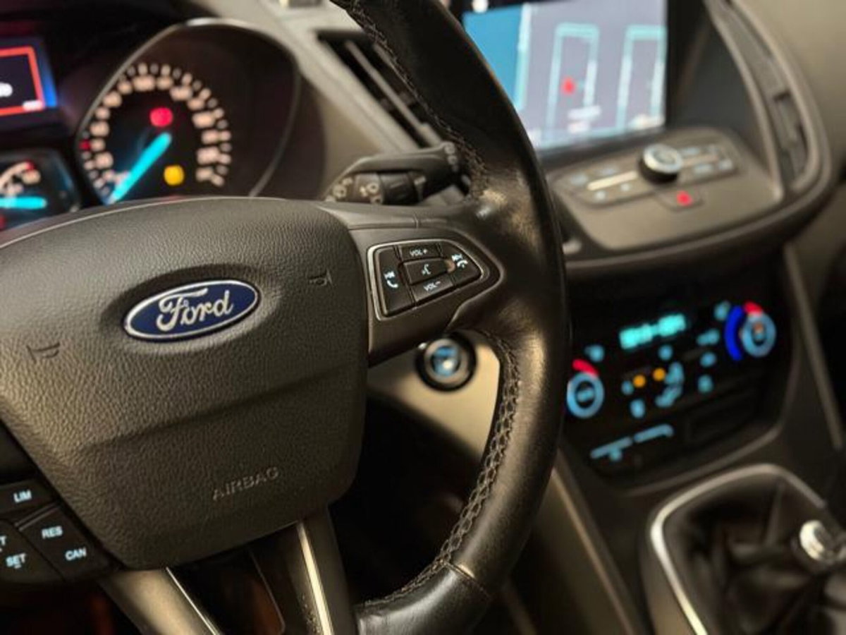 Ford Kuga 1.5 TDCI 120 CV S&S 2WD Plus (20)