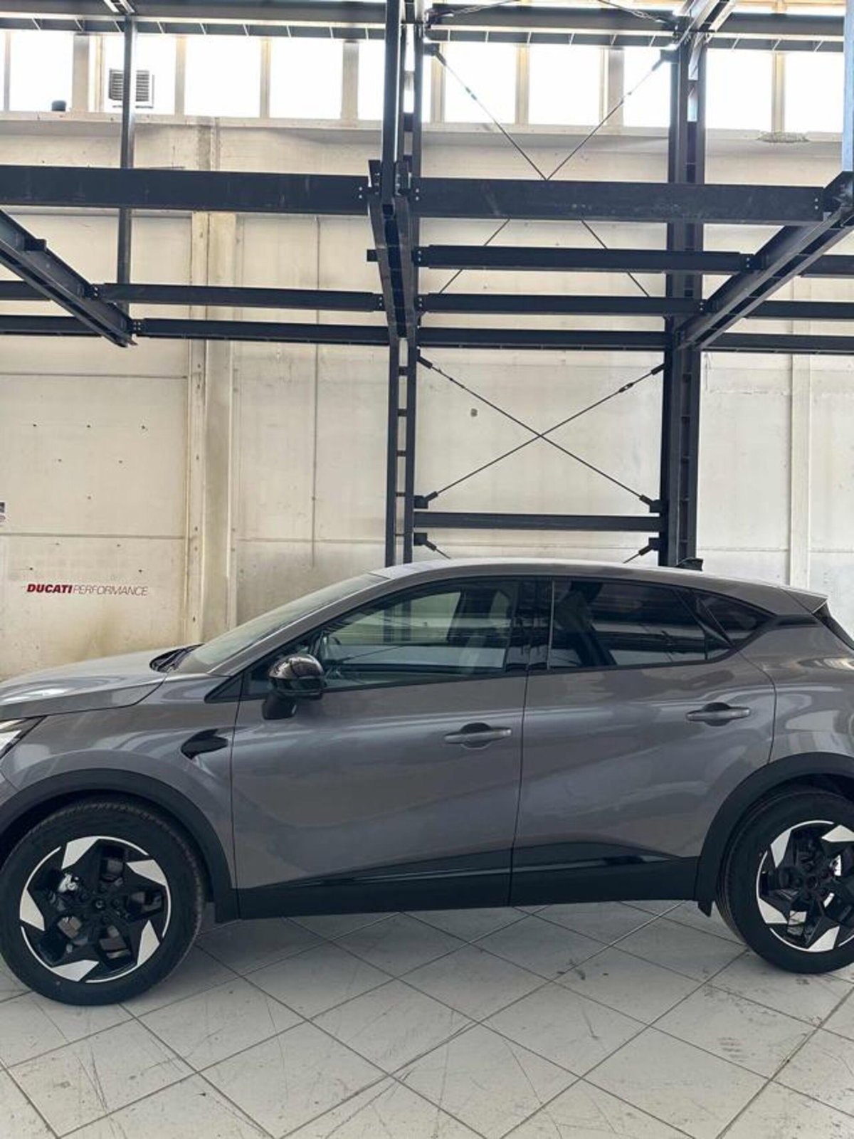 Renault Captur 1.0 eco-g Techno 100cv (4)