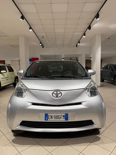 Toyota iQ 1.0 Sol usata
